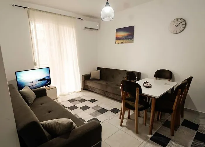 Stylish & Cozy Apt By The Beach
