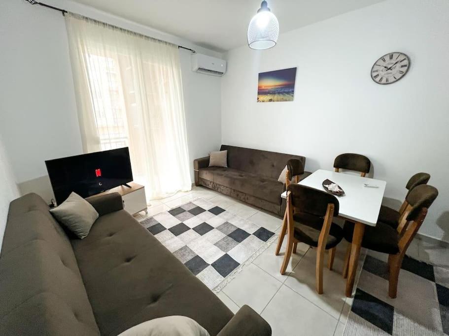 Stylish & Cozy By The Appartement Shëngjin